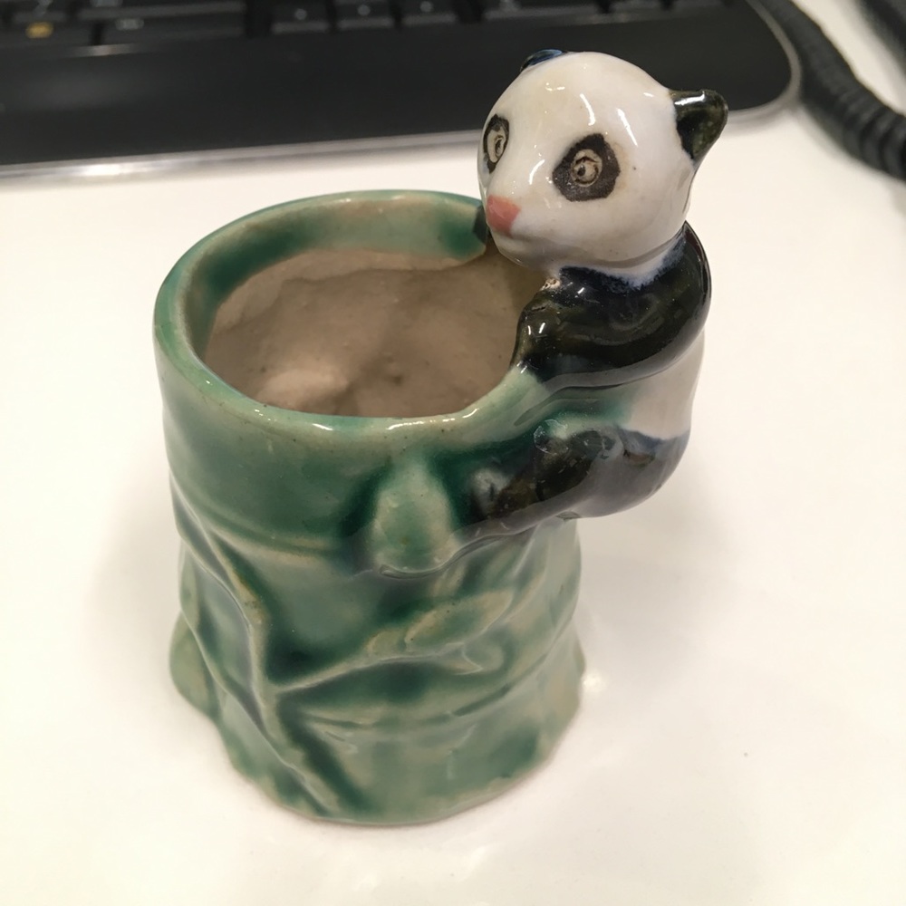 Vintage paper clip holder 🐼